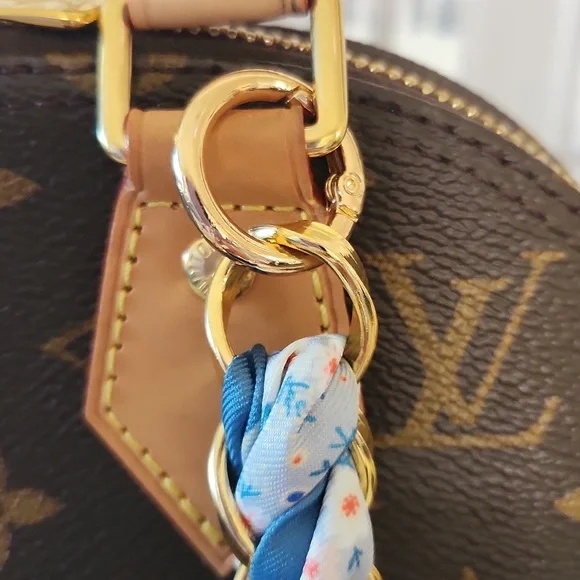 BEAUTIFUL Bow Key Fob Key Ring - Picture 11 of 12